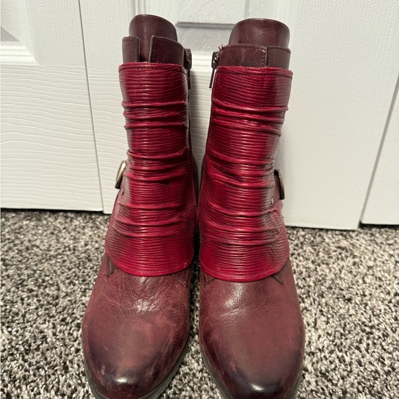 Miz Mooz Boots. Super cute boots- just don’t wear them anymore! - Picture 3 of 3